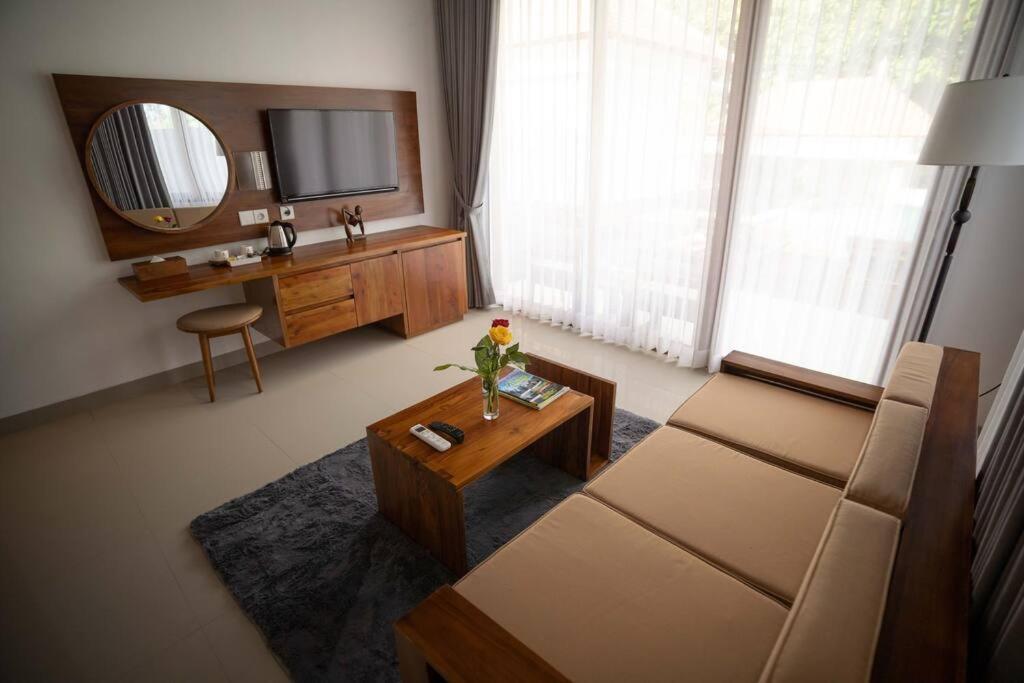 Batununggul Nau Nusa Villa מראה חיצוני תמונה