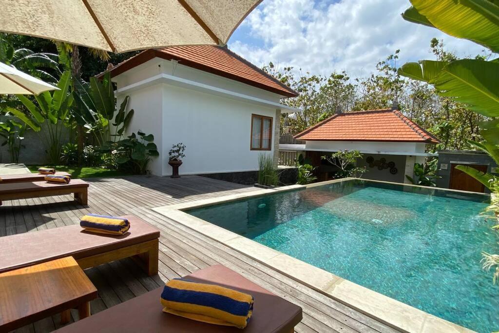 Batununggul Nau Nusa Villa מראה חיצוני תמונה