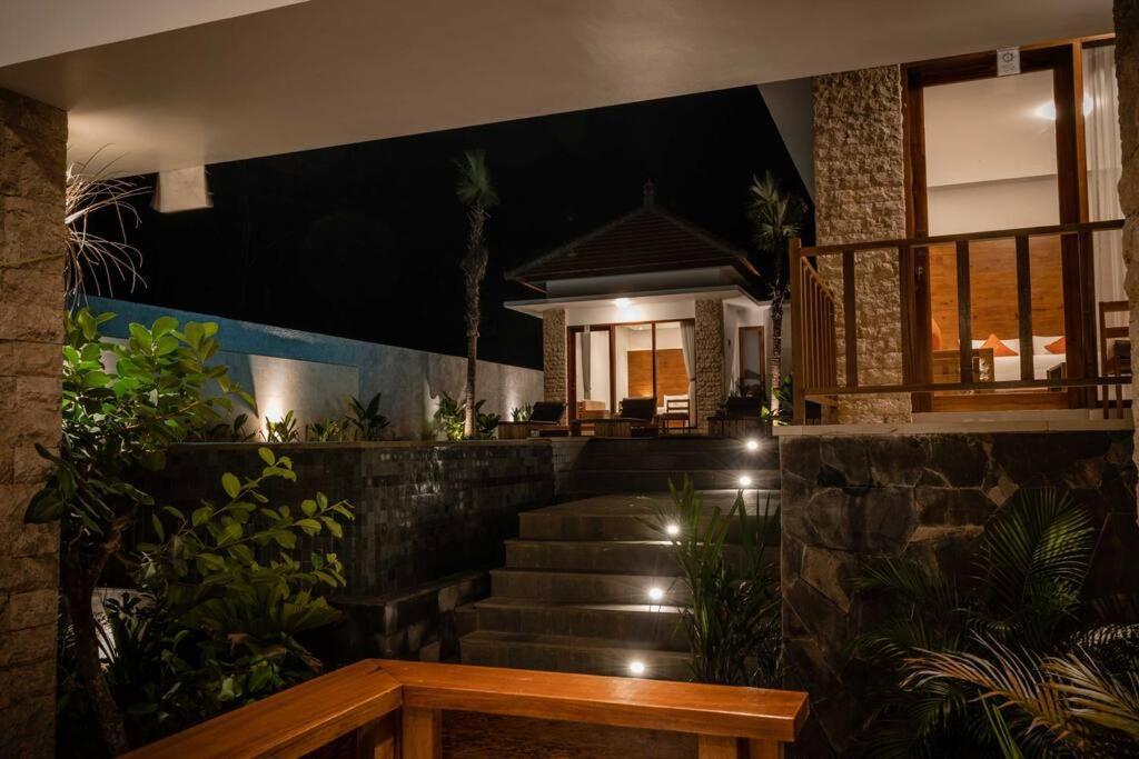 Batununggul Nau Nusa Villa מראה חיצוני תמונה